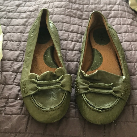 Green b.o.c flats - Picture 2 of 3